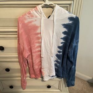 NWOT Tē Verde Sweatshirt